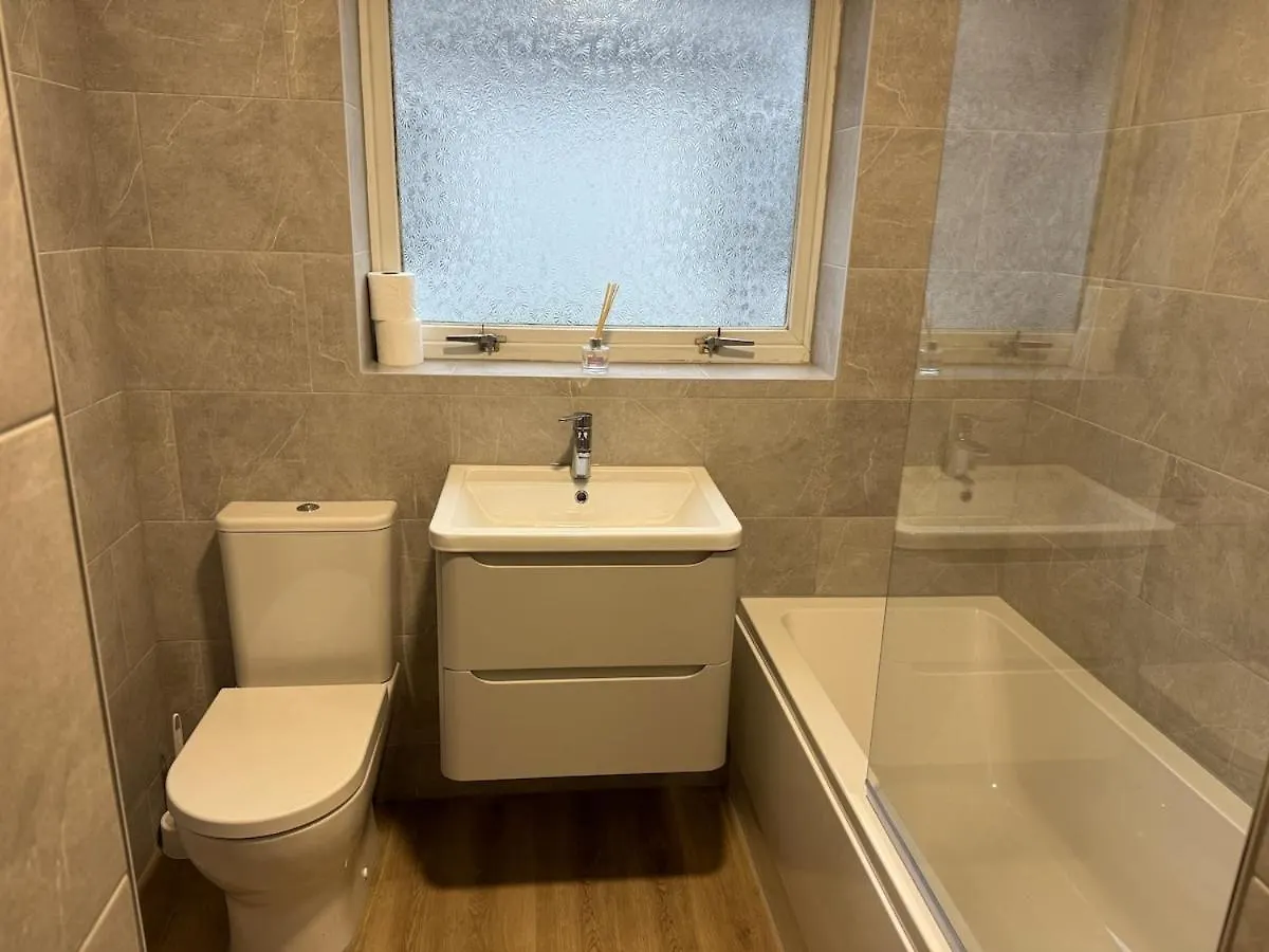 Holiday home Spacious House - Thorpe Park Staines-upon-Thames