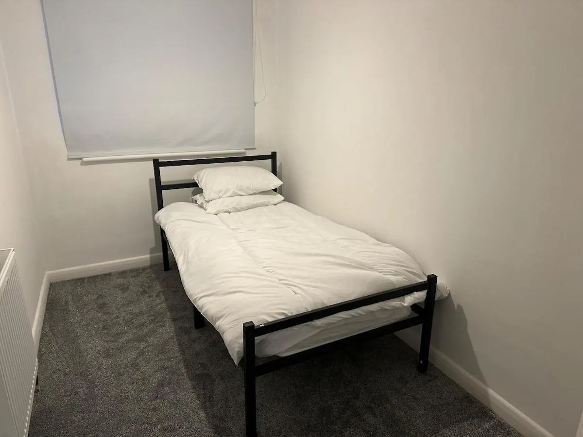Spacious House - Thorpe Park Staines-upon-Thames United Kingdom