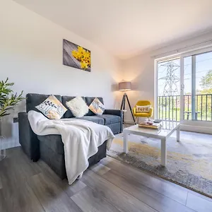  Apartment Ash View Place 4 -heathrow - Thorpe Park - Free Parking