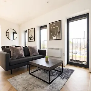  Apartment Charles Hope Riverside
